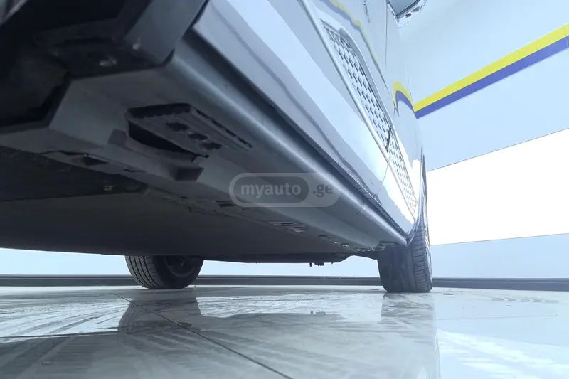 Hongqi E-HS9 - фото 8