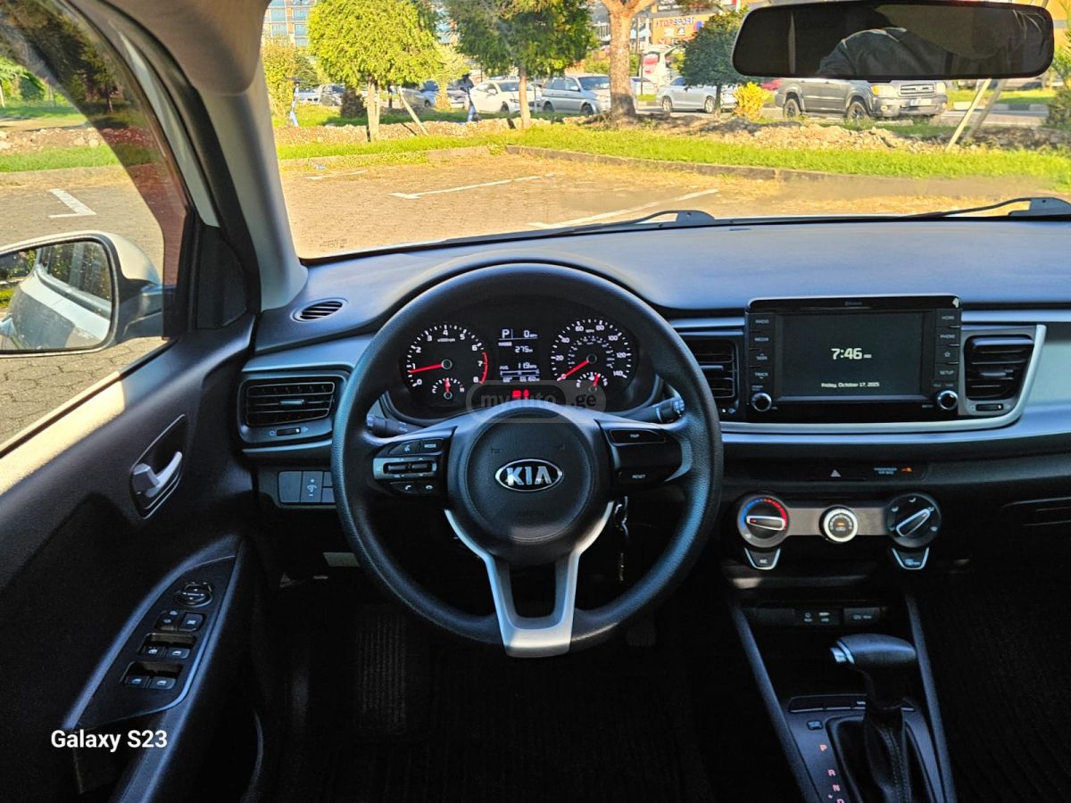 Kia Rio - фото 1
