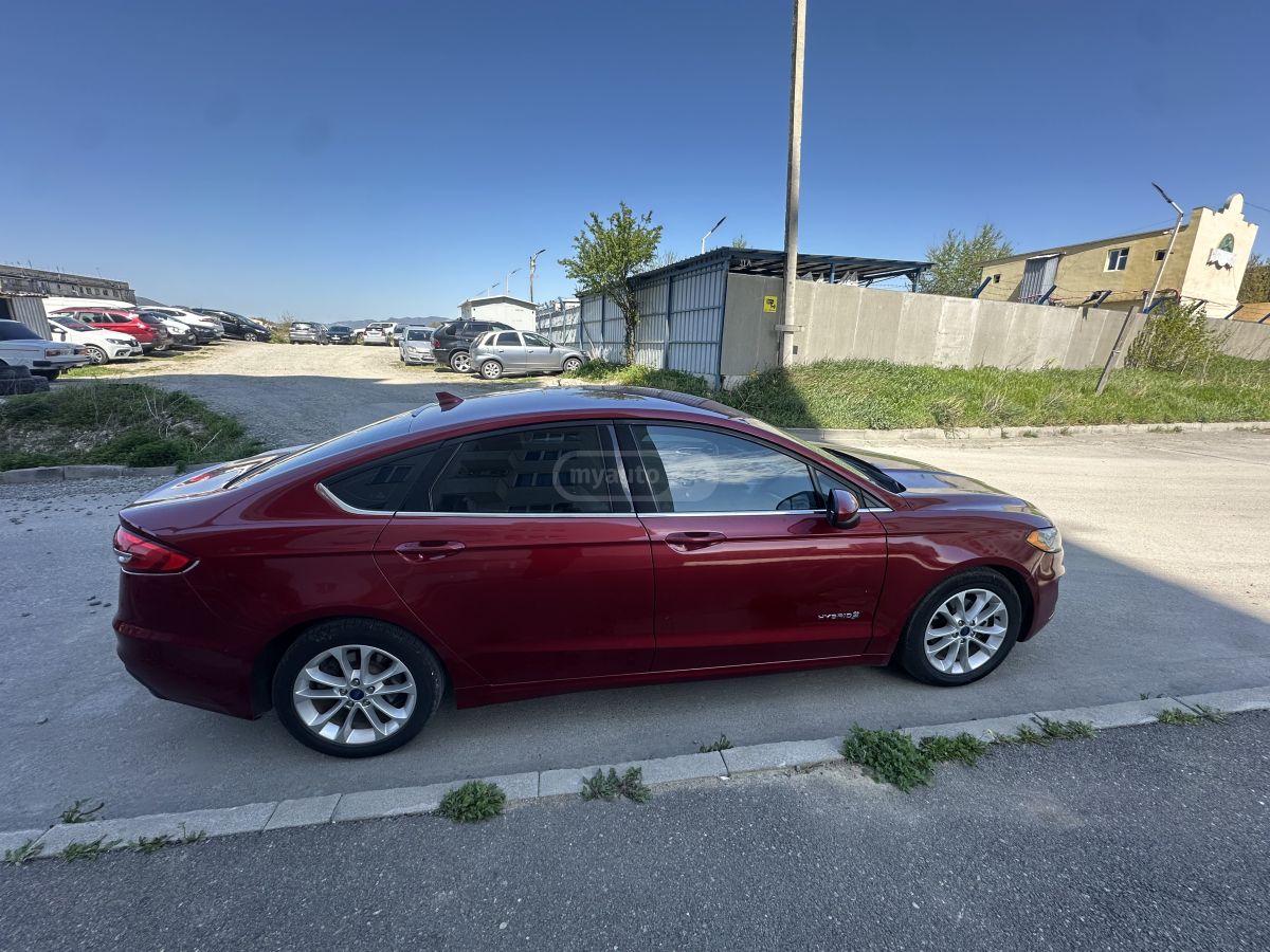 Ford Fusion - фото 2