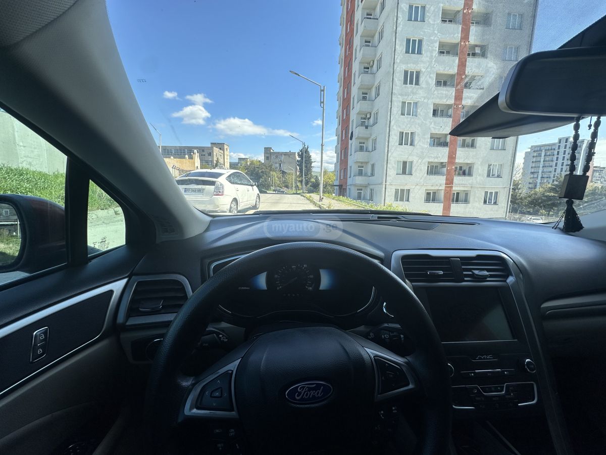 Ford Fusion - фото 4