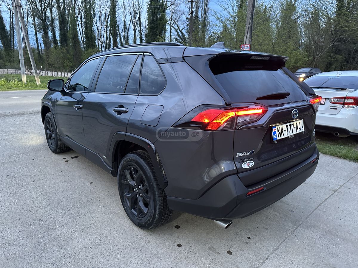 Toyota Rav 4 - фото 2