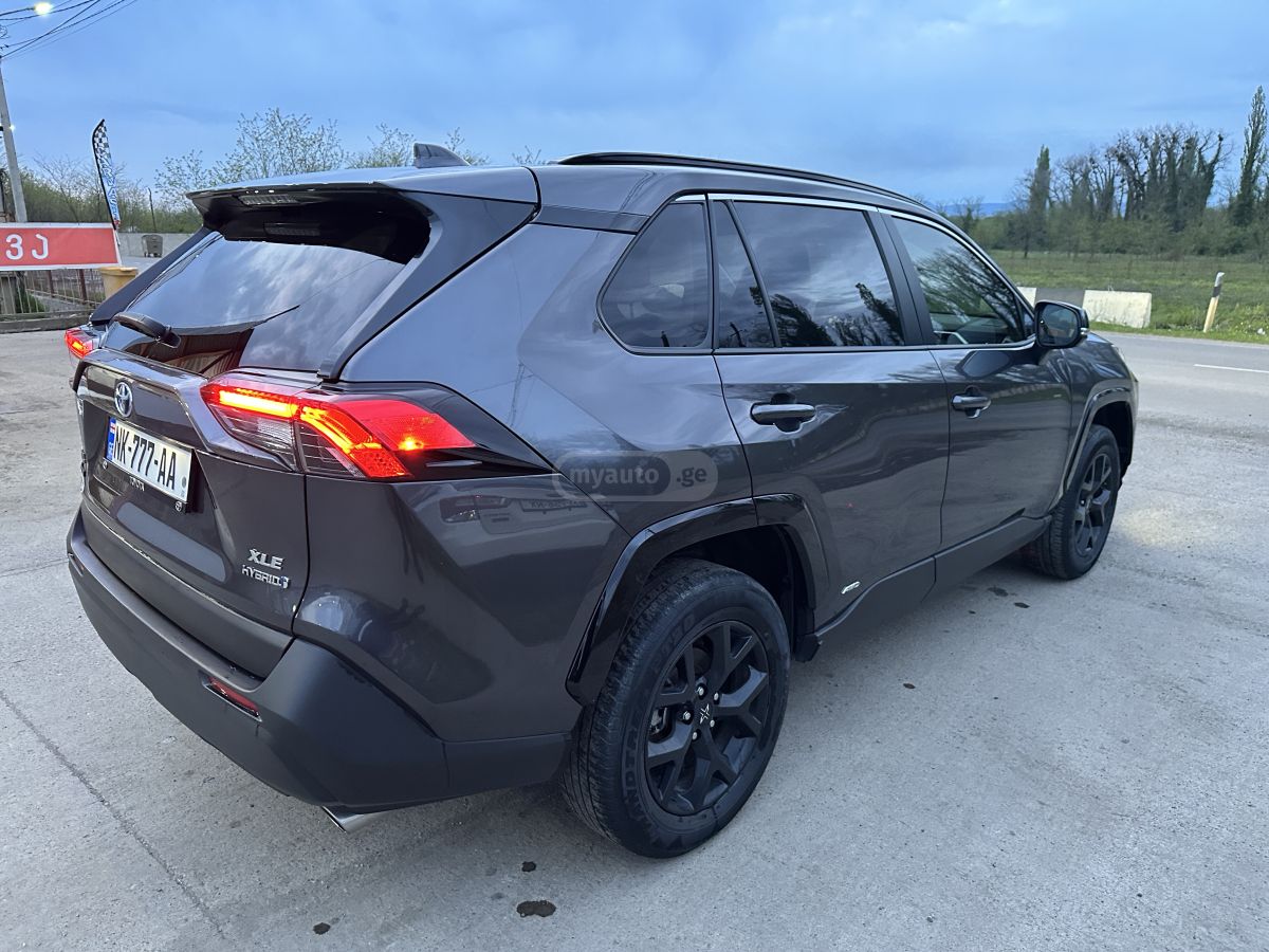 Toyota Rav 4 - фото 3