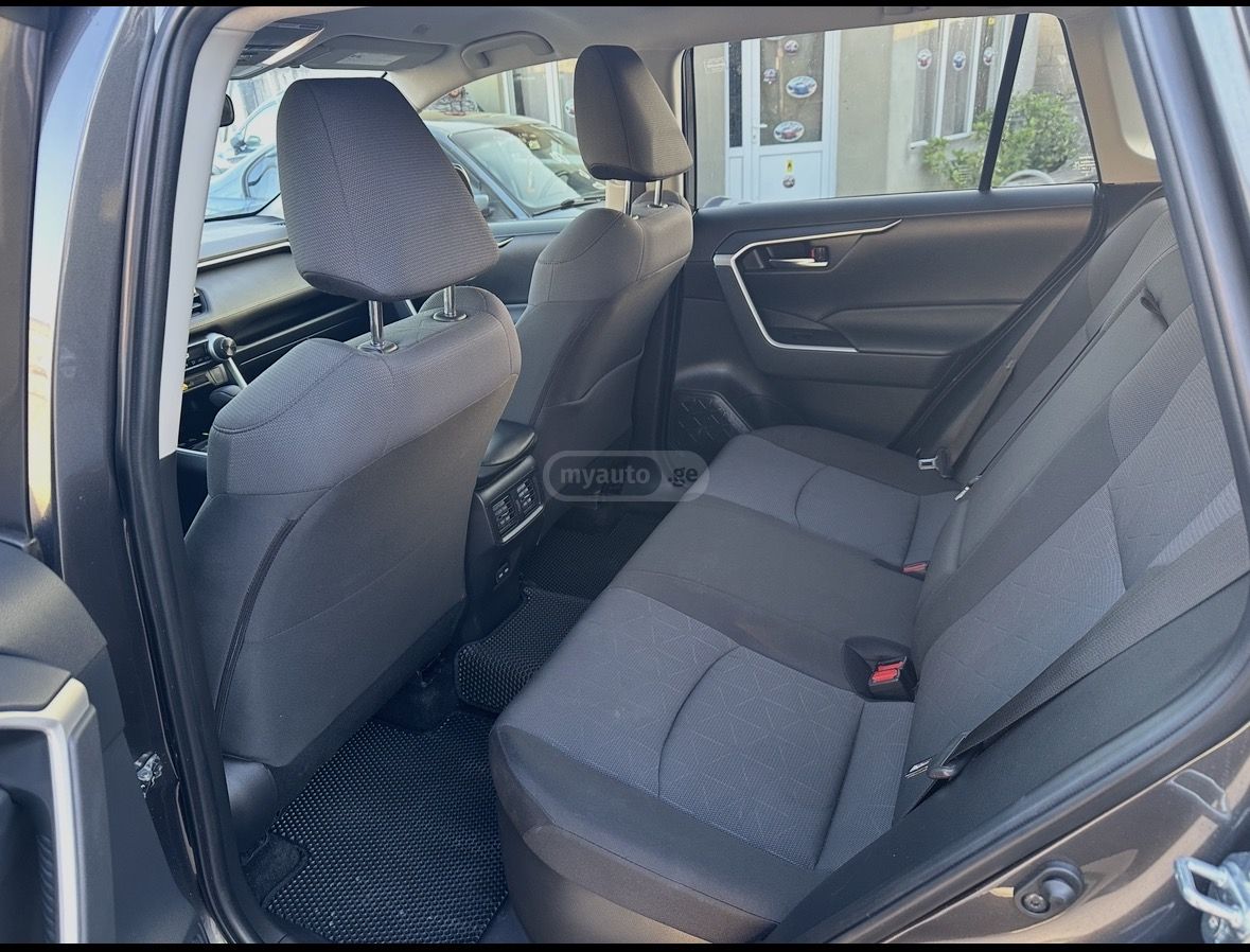 Toyota Rav 4 - фото 7