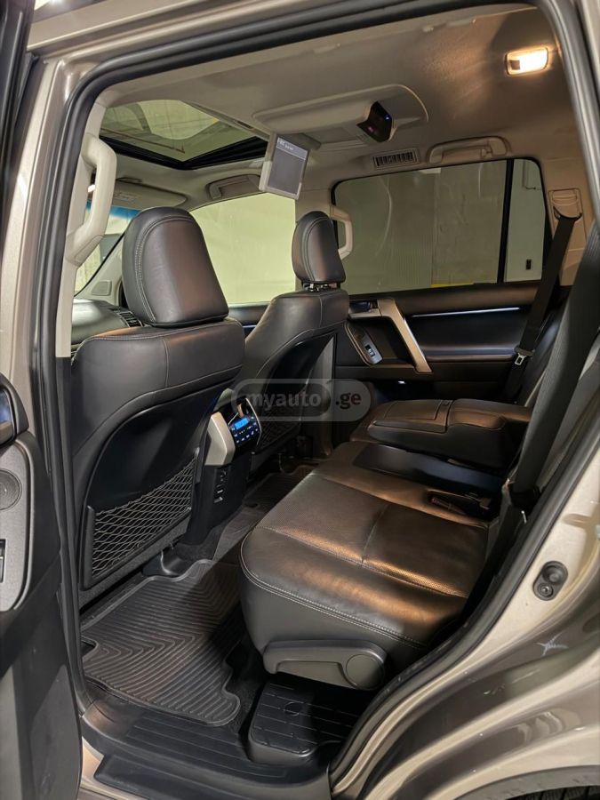 Toyota Land Cruiser Prado - фото 8