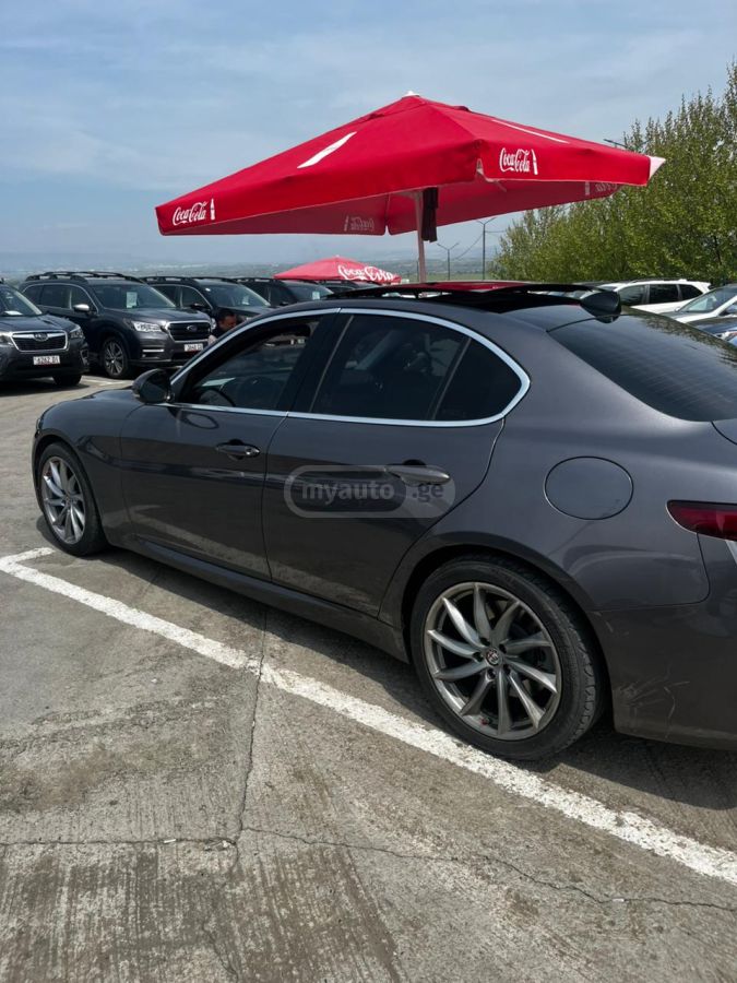 Alfa Romeo Giulia - фото 4