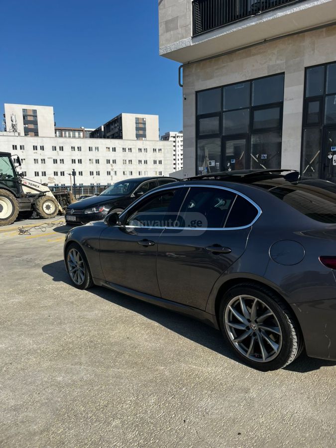Alfa Romeo Giulia - фото 5