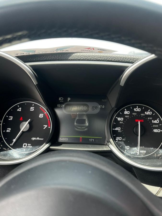Alfa Romeo Giulia - фото 9