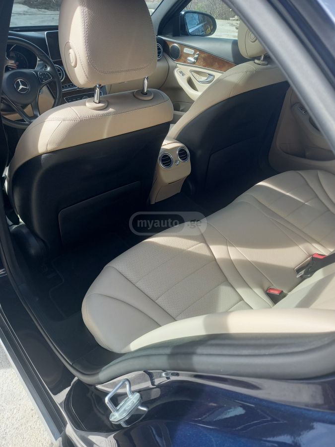 Mercedes-Benz C 300 - фото 11