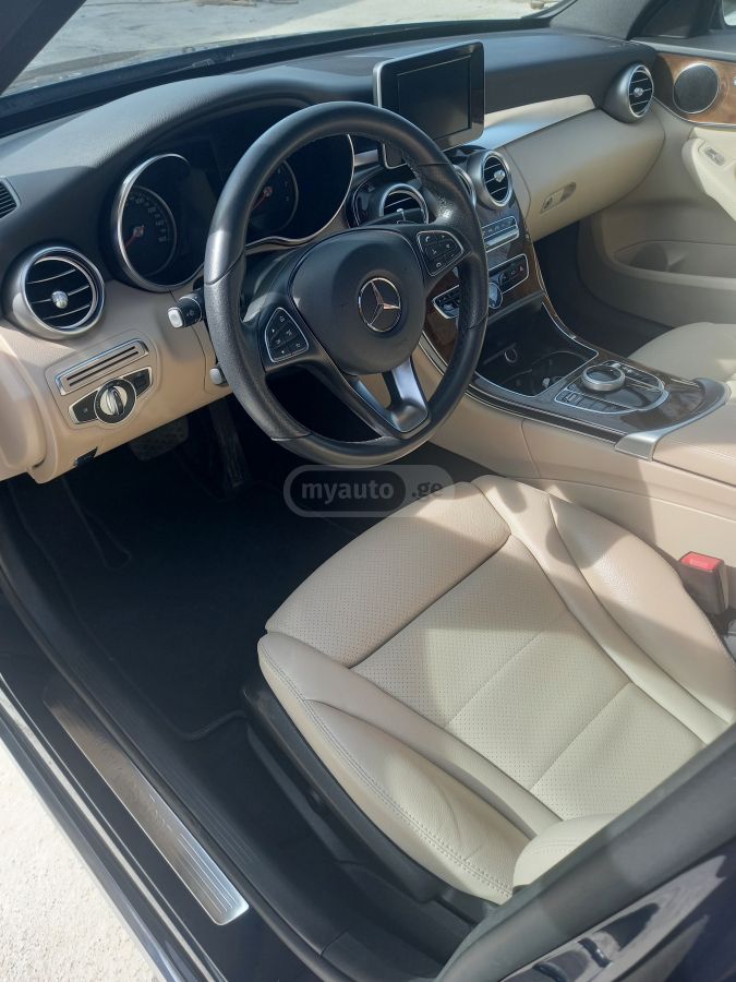 Mercedes-Benz C 300 - фото 9