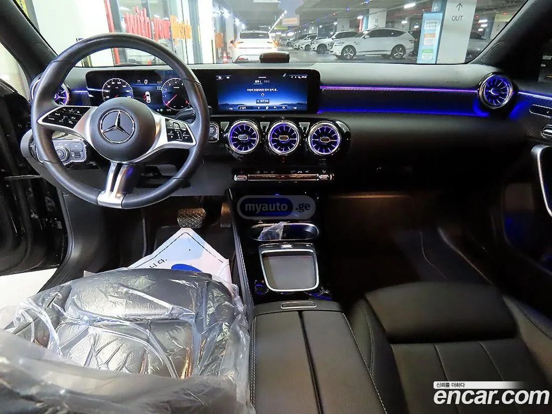 Mercedes-Benz A 45 AMG 2024 — миниатюра 10