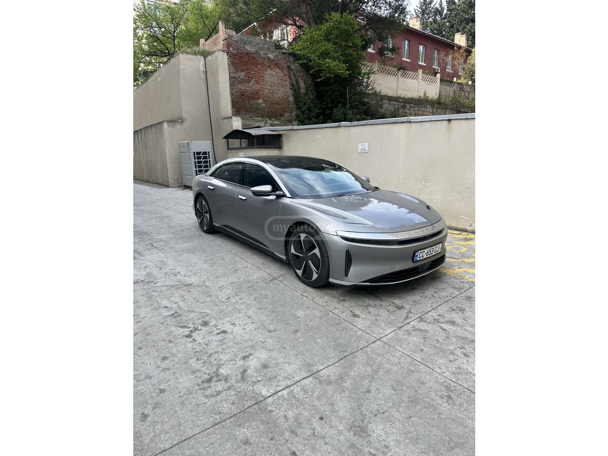 Tesla Model 3 - фото 1