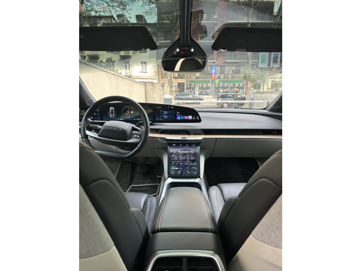 Tesla Model 3 - фото 10