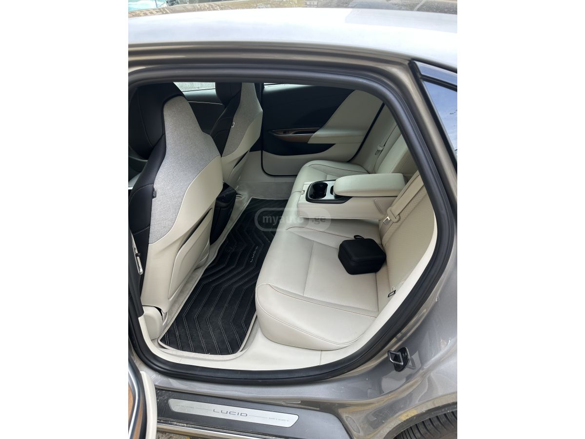 Tesla Model 3 - фото 11