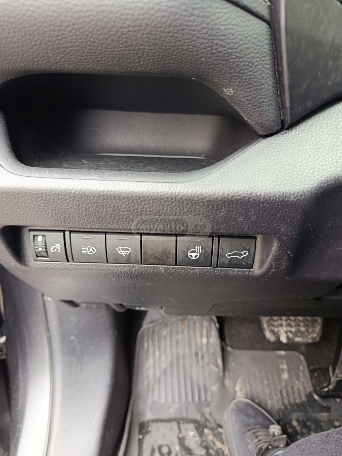 Toyota RAV 4 - фото 5