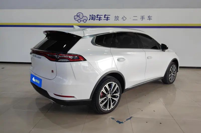 BYD Tang - фото 3