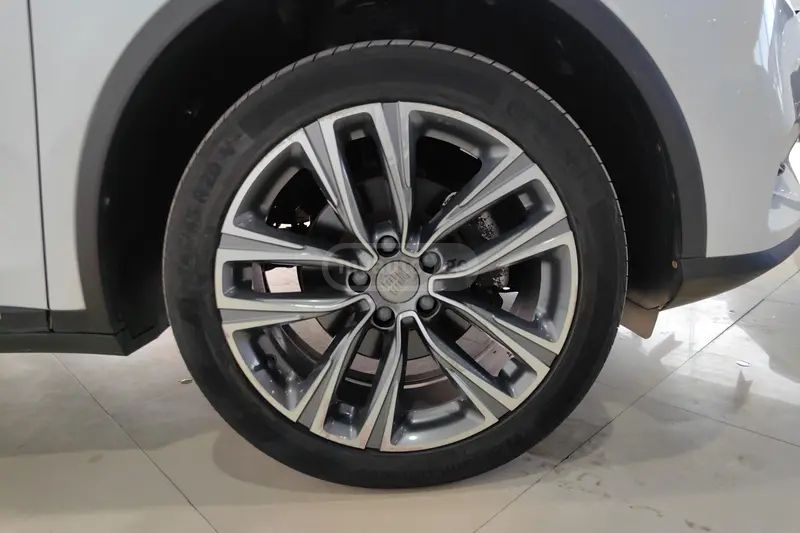 BYD Tang - фото 6