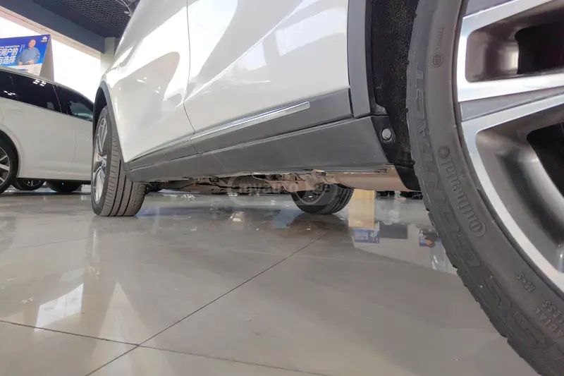 BYD Tang - фото 8