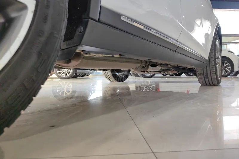 BYD Tang - фото 9