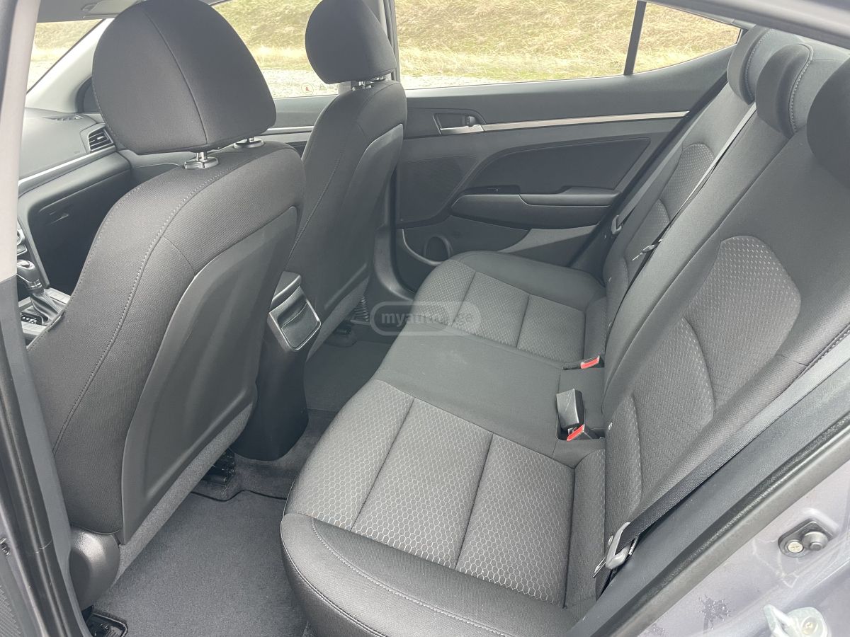 Hyundai Elantra - фото 10