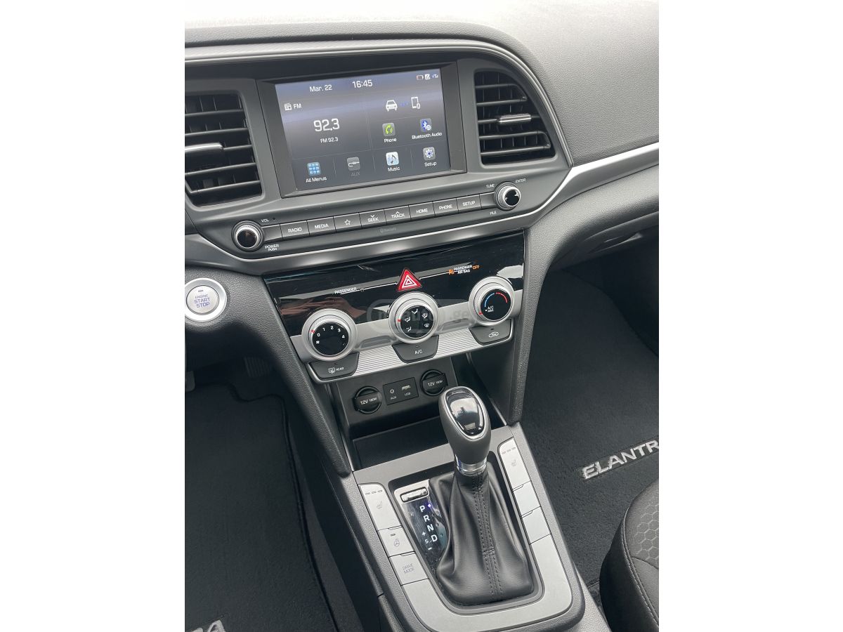 Hyundai Elantra - фото 11