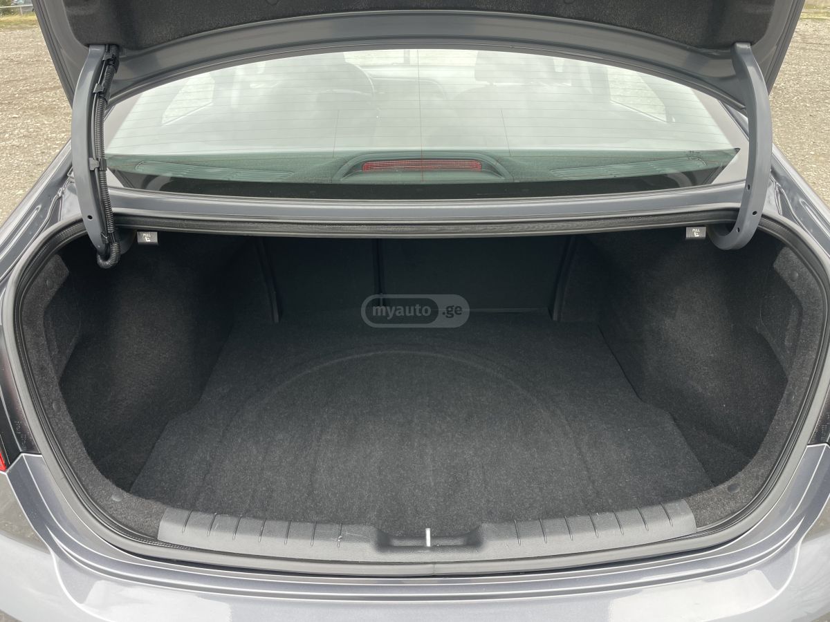 Hyundai Elantra - фото 15