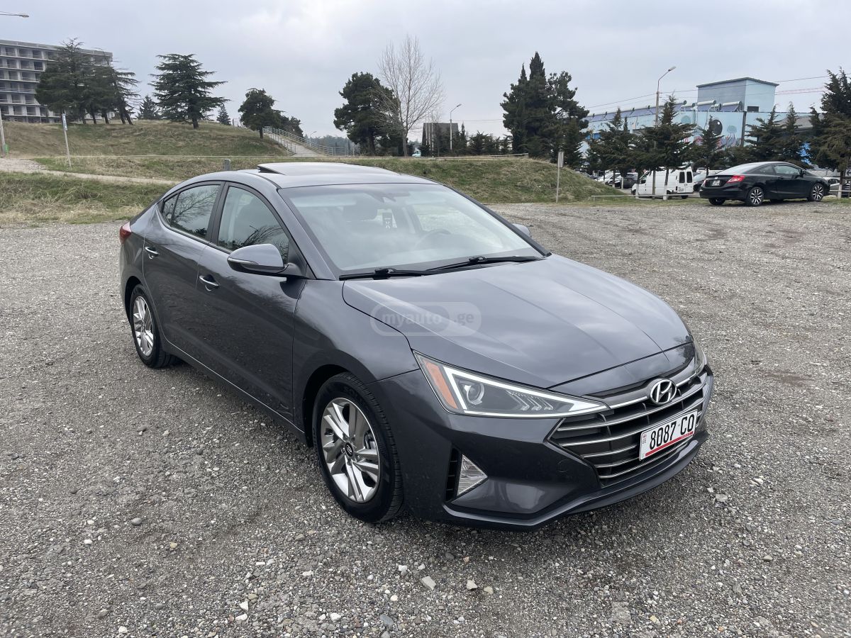 Hyundai Elantra - фото 3
