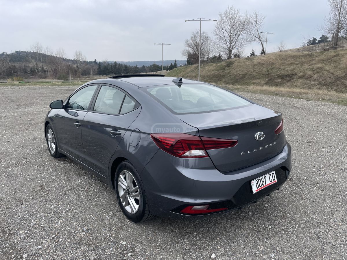 Hyundai Elantra - фото 5