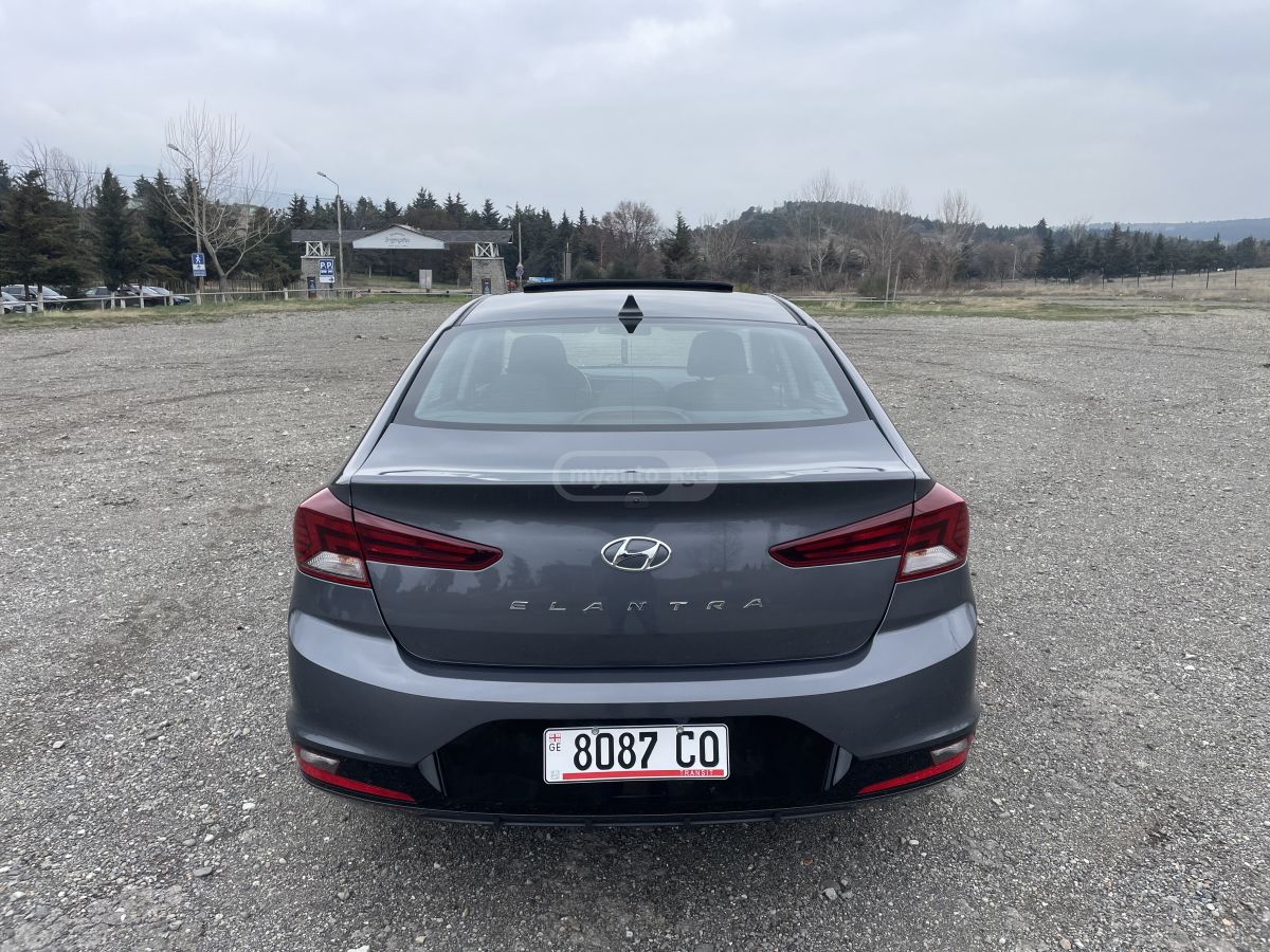 Hyundai Elantra - фото 6