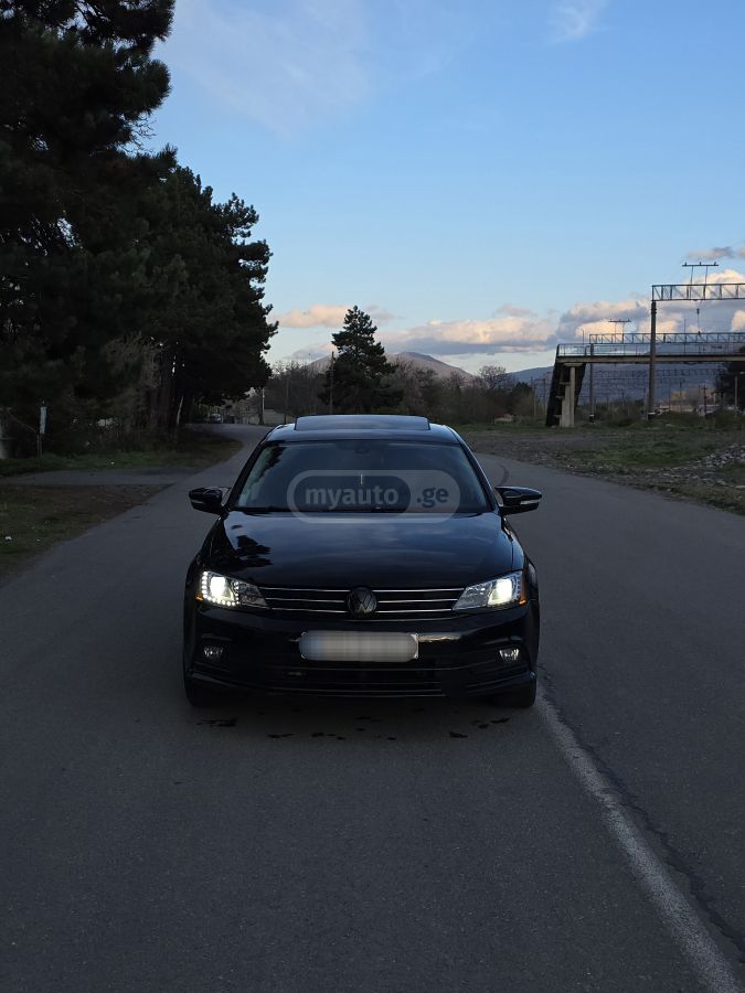 Volkswagen Jetta - фото 1