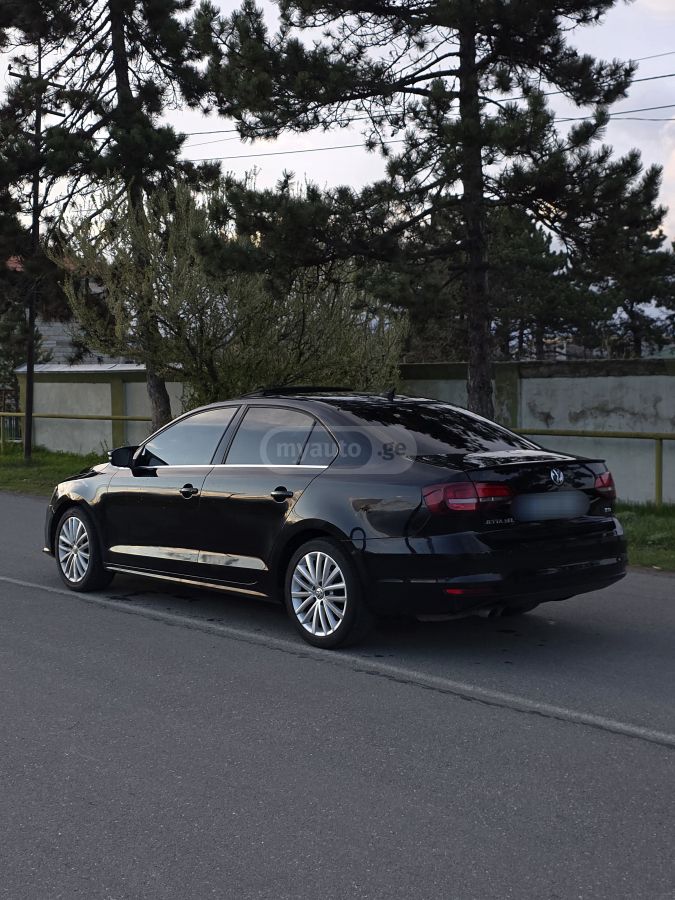 Volkswagen Jetta - фото 3