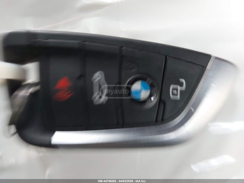 BMW i4 - фото 11