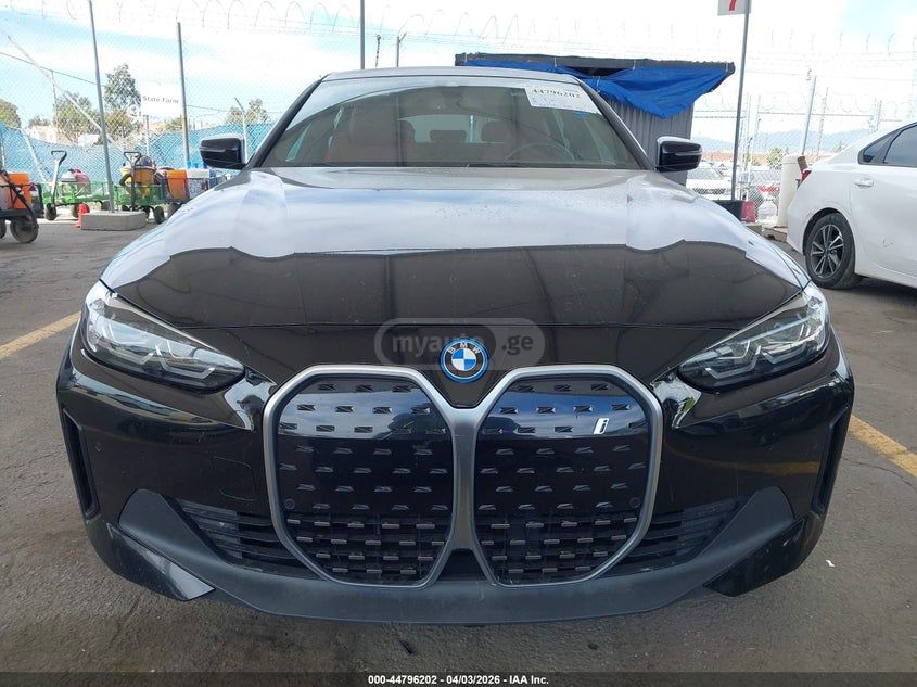 BMW i4 - фото 13