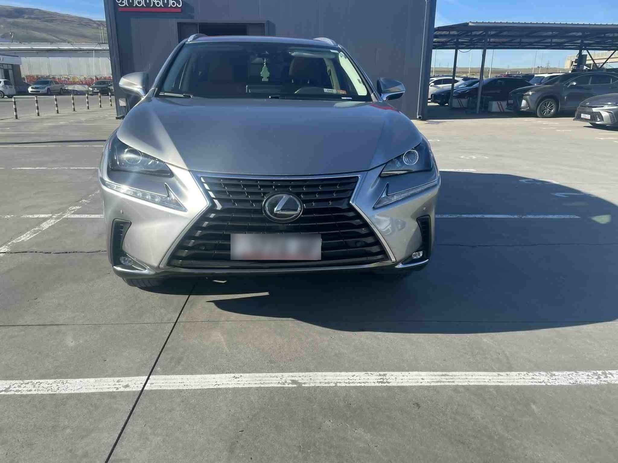 Lexus NX 300 - фото 1