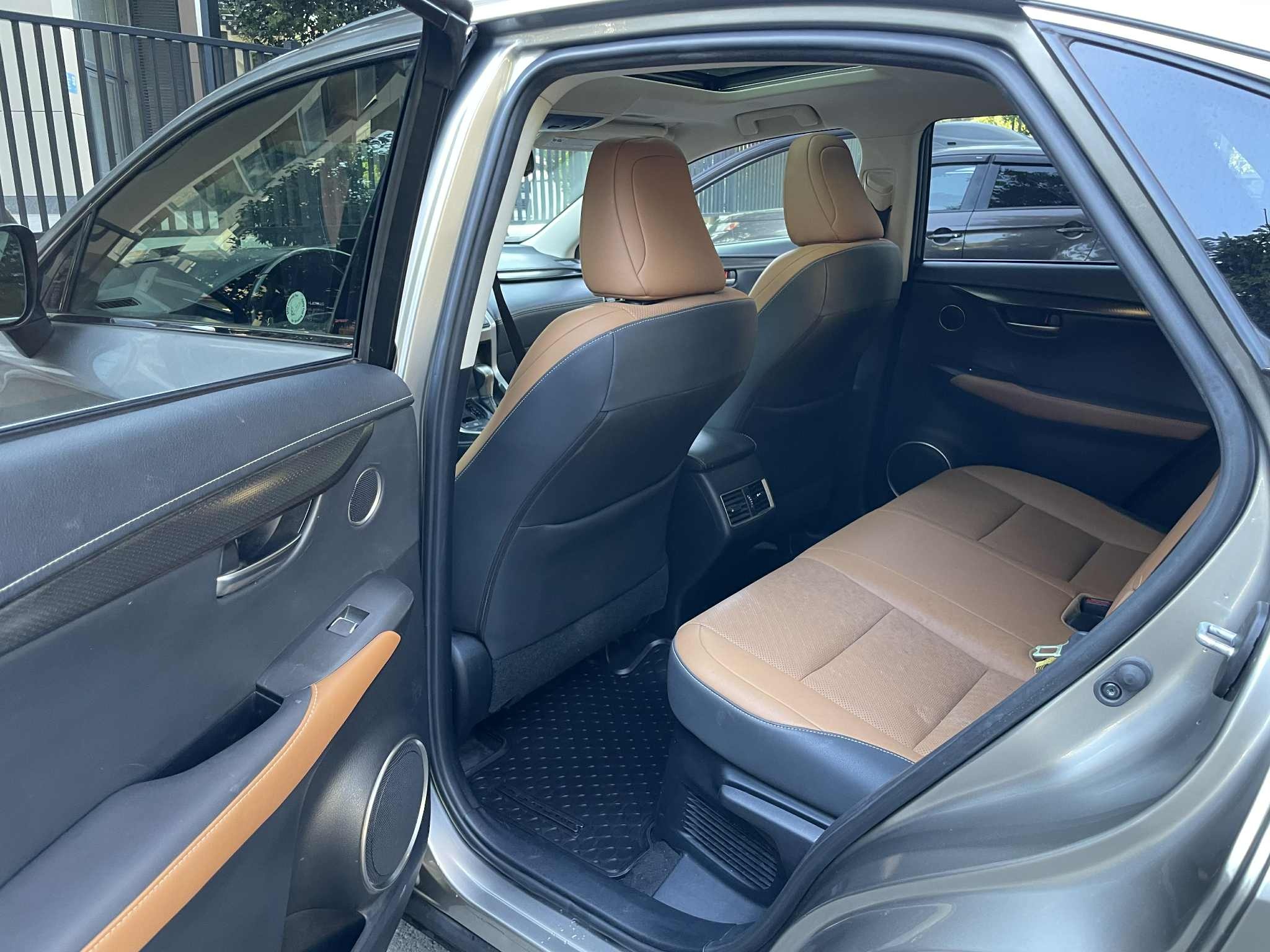 Lexus NX 300 - фото 7