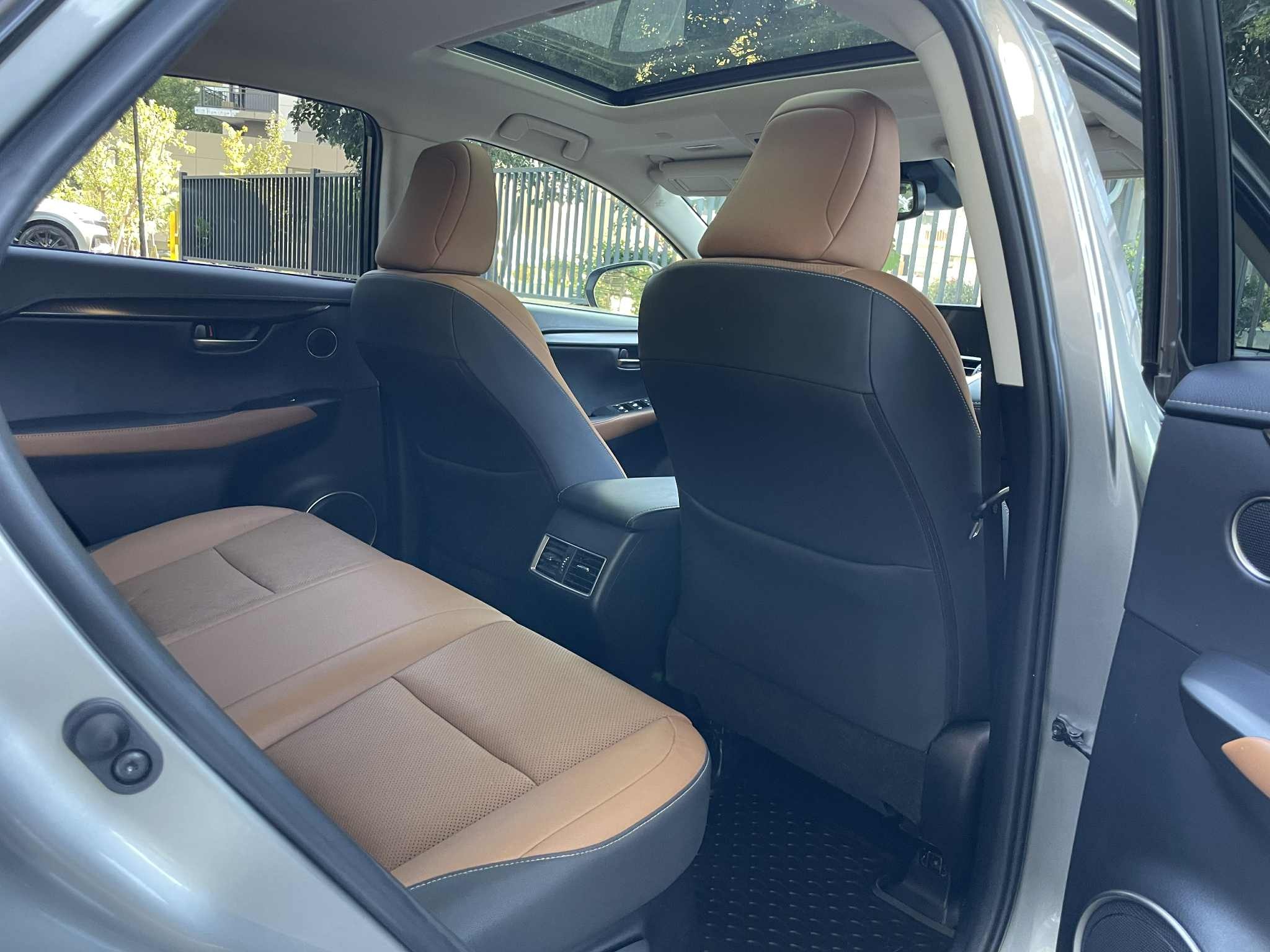 Lexus NX 300 - фото 8