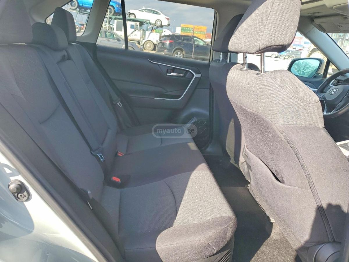Toyota RAV 4 - фото 11