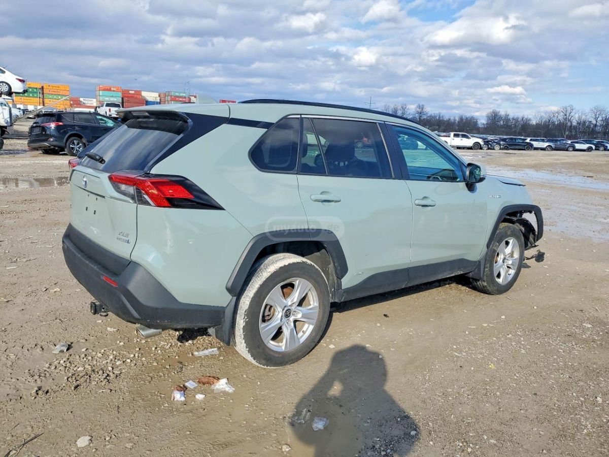 Toyota RAV 4 - фото 3