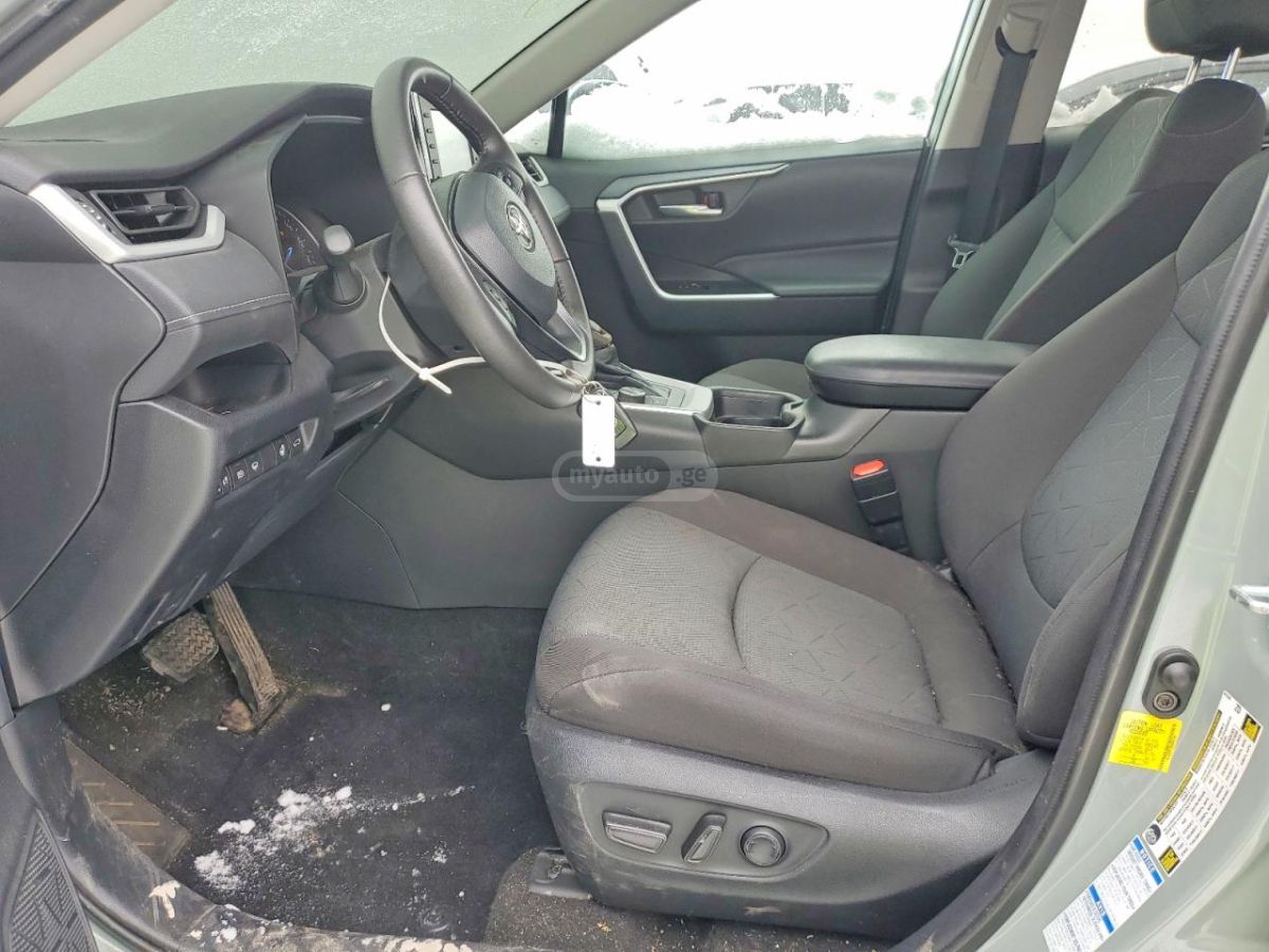 Toyota RAV 4 - фото 7