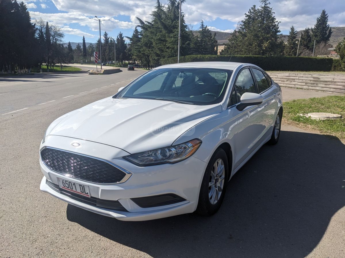 Ford Fusion - фото 1