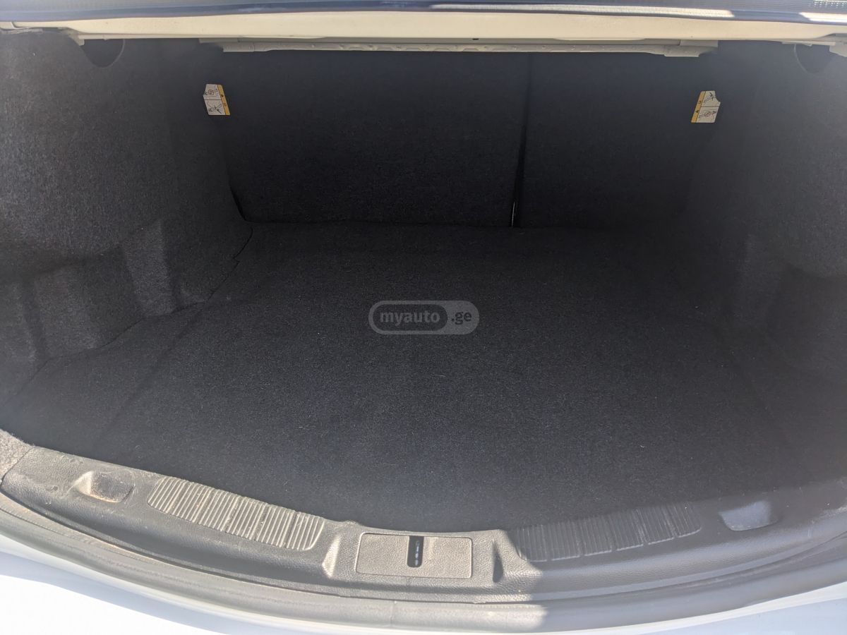 Ford Fusion - фото 13