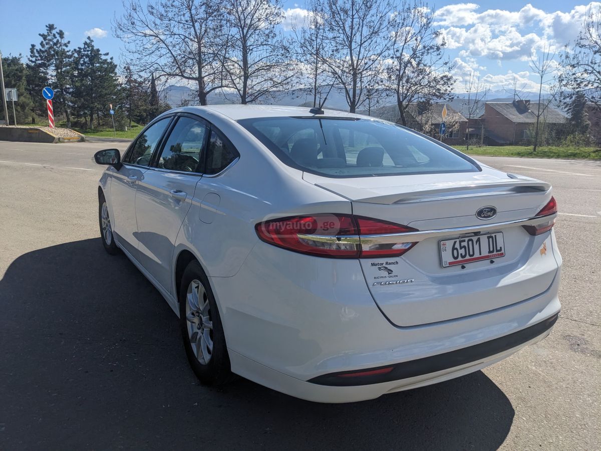 Ford Fusion - фото 4