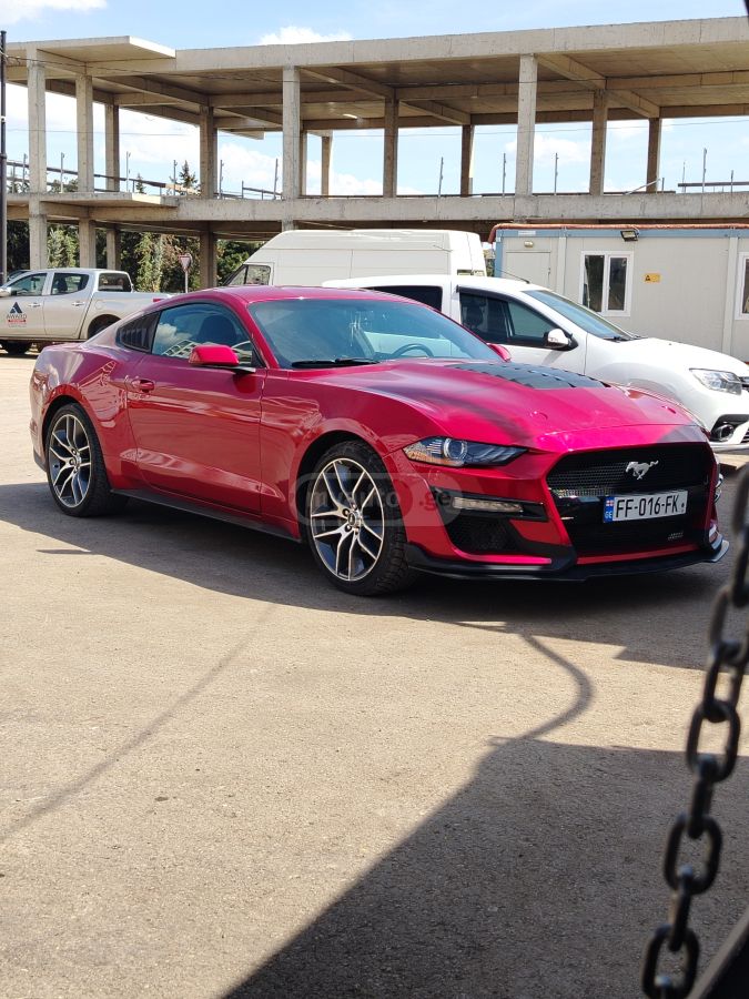 Ford Mustang - фото 1