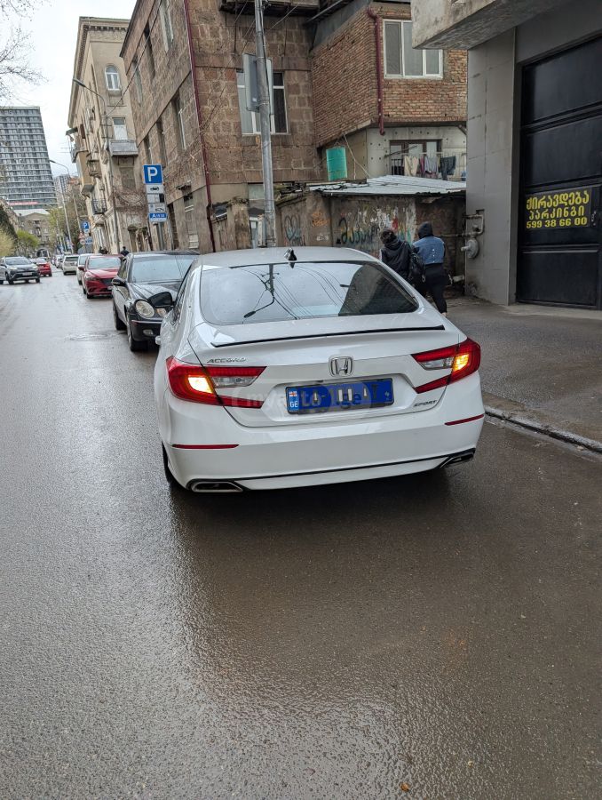 Honda Accord - фото 1