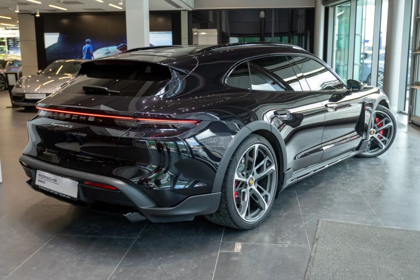 Porsche Cross Turismo 4S — миниатюра 6