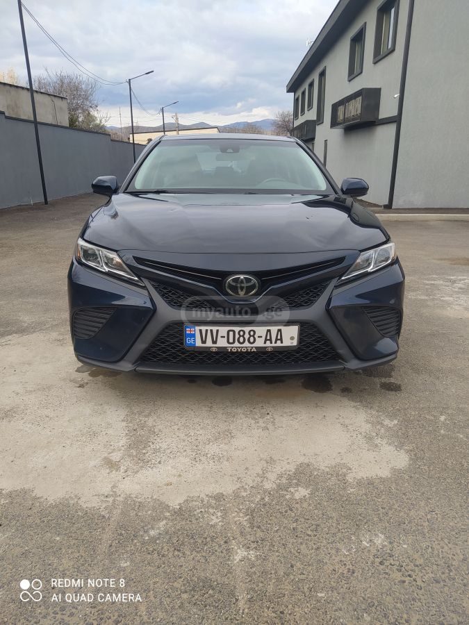 Toyota Camry - фото 2