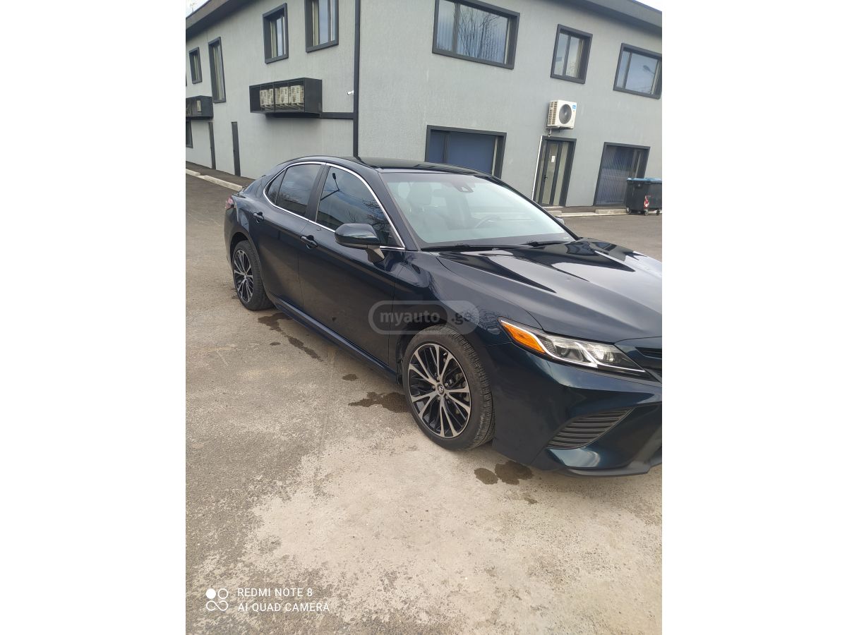 Toyota Camry - фото 3