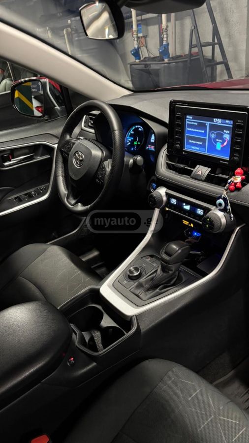 Toyota RAV 4 - фото 12