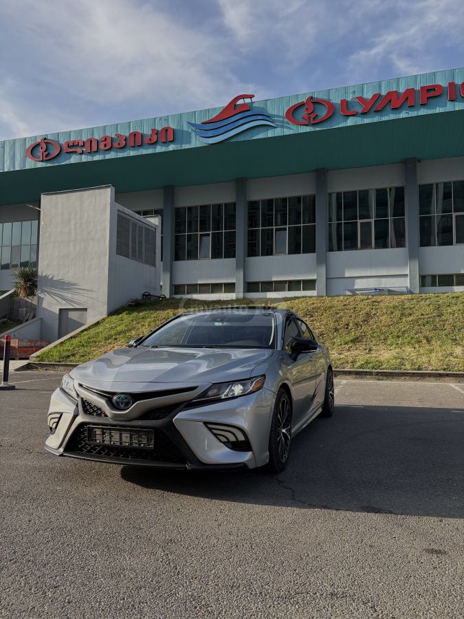 Toyota Camry - фото 3