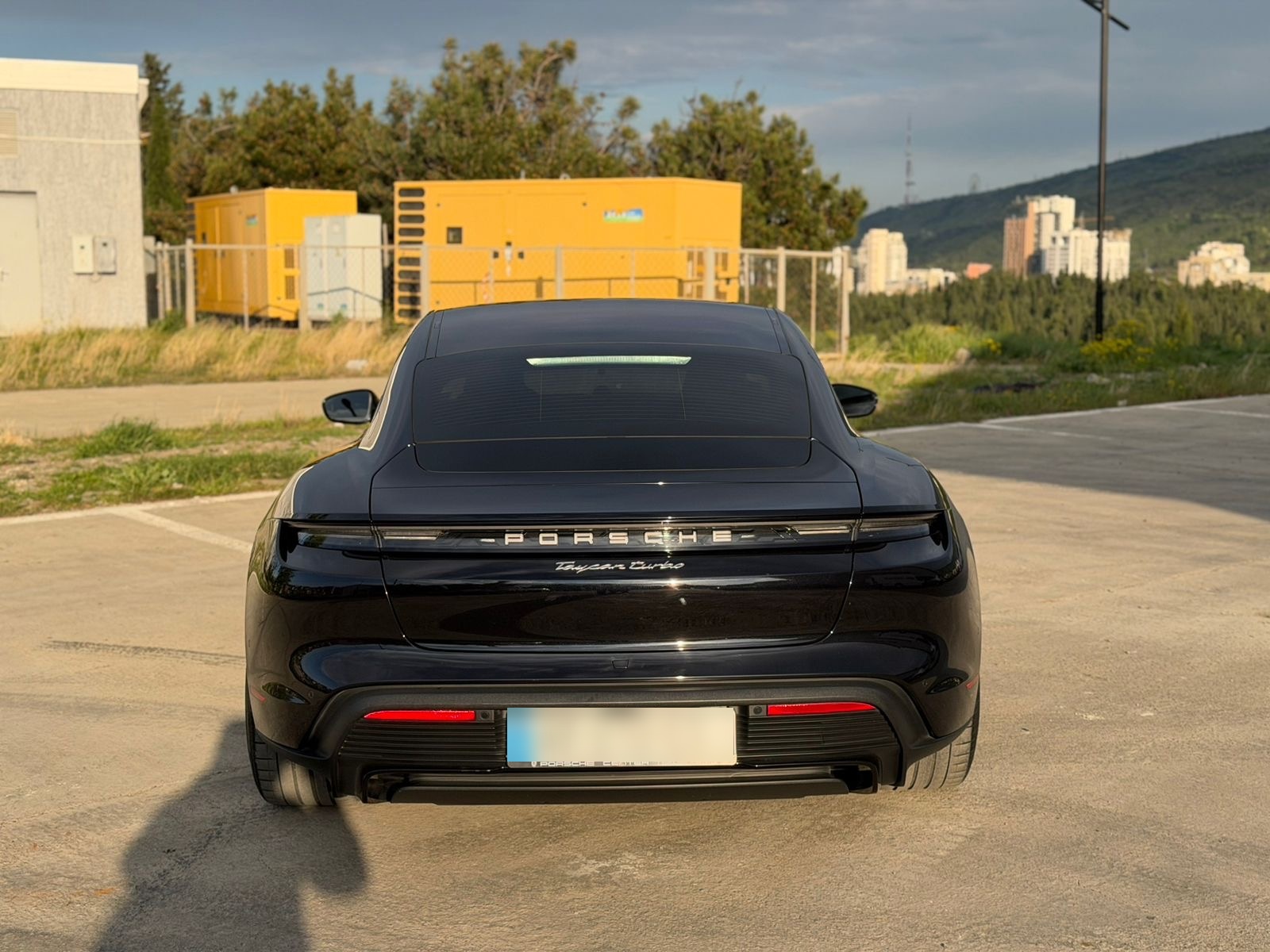 Porsche Taycan Turbo - фото 4
