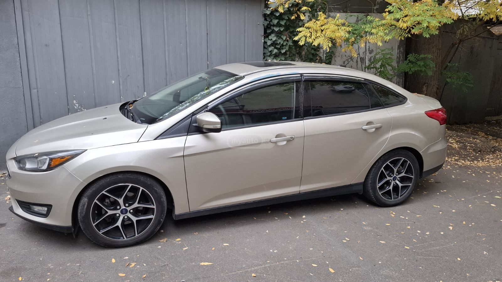 Ford Focus - фото 5